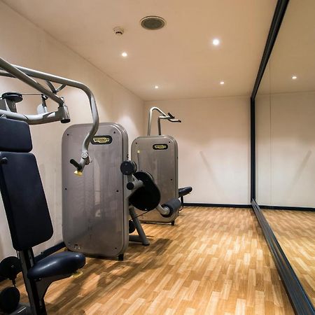 Flyon Hotel & Conference Center Bolonia Exterior foto Gym equipment